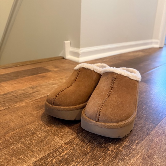 UGG Cozy Clog Platform Slip on - Picture 4 of 7